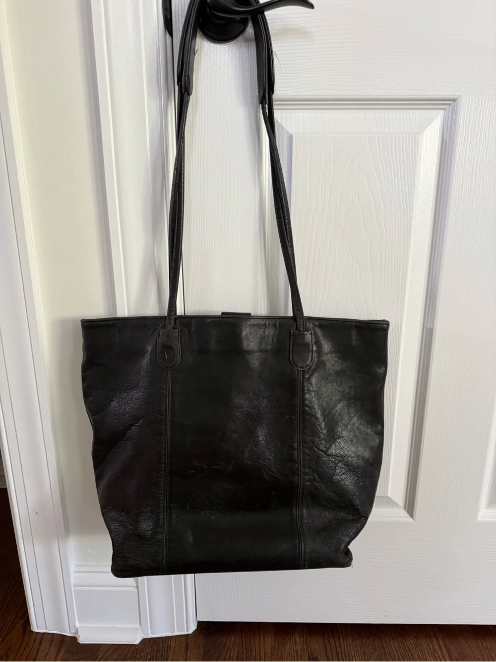 Vintage Coach Black Leather Shoulder Tote with Magnetic Snap